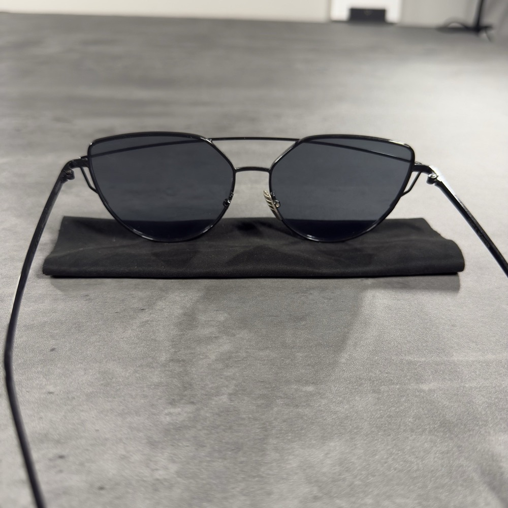 Gentle Monster Sunglasses Lovepunch‎ Black Cat Eye Col. 2 Korea Y2K Modern Chic - Picture 9 of 10